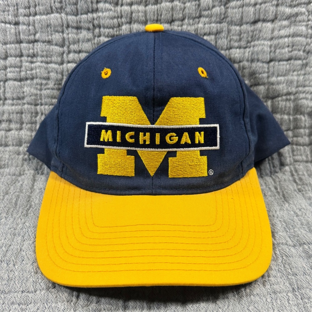 Vintage Michigan Wolverines Spellout SnapBack Hat Go Blue Yellow Twins Ent. Read